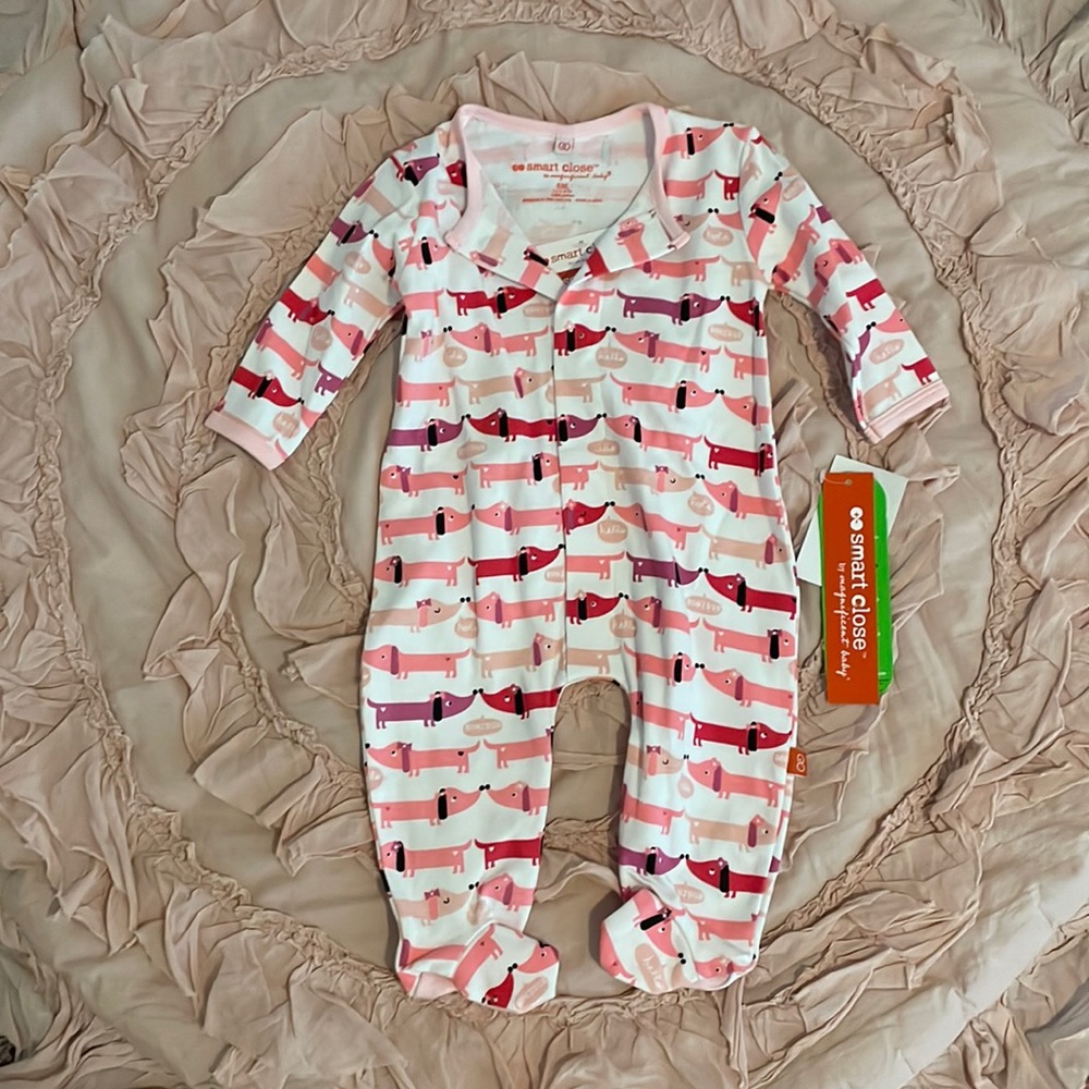 Magnificent Baby Smart Close Magnetic Footie